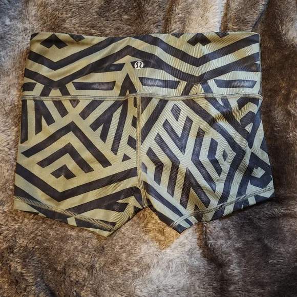 Shorts - Picture 2 of 3